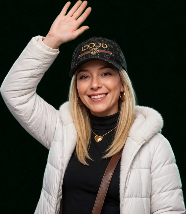 Avatar da Dani acenando